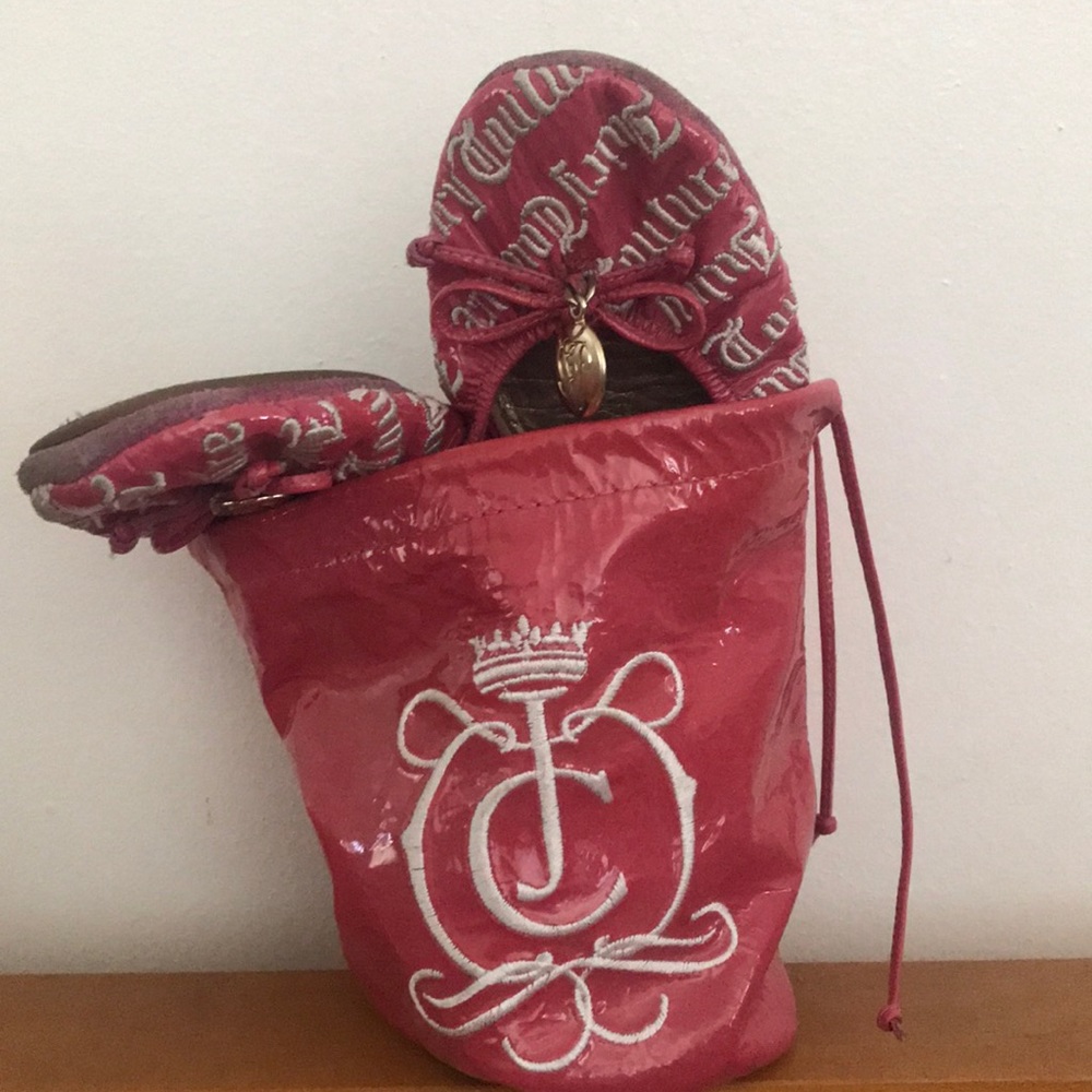 Juicy couture pink flats with pouch